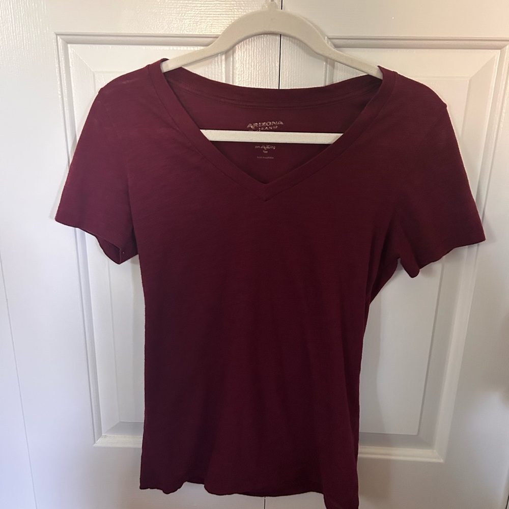Arizona Jean Company Women's Short Sleeve V-Neck Top - Burgundy